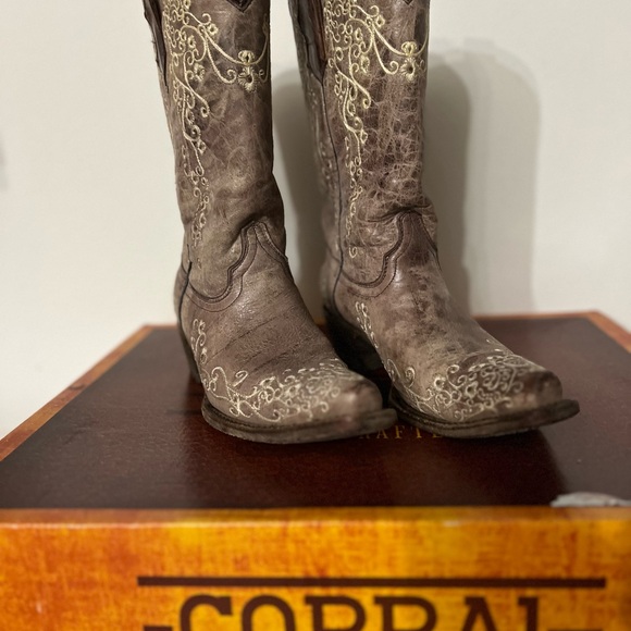 Girls Corral Boots - Picture 3 of 5